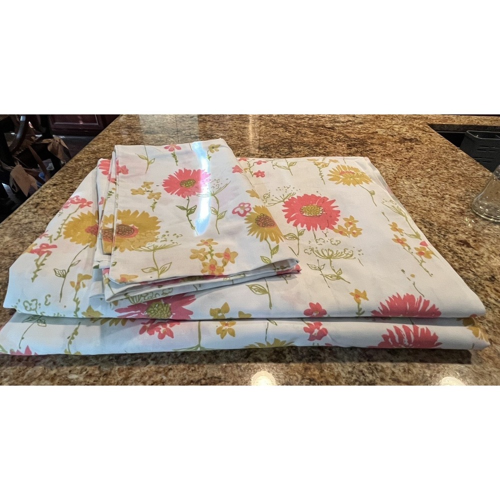 Vintage 1970's Floral Sheet Set Full Size 2 Flat & 2 Pillowcases Fashion Manor